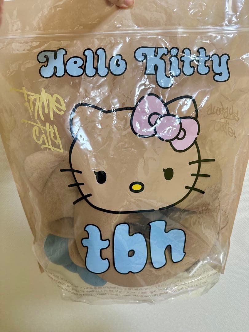 【海外限定・正規品】ハローキテイHello Kitty x TBH ネックピロー