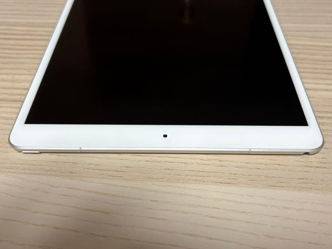 【ナカ】iPad Air第3世代 SIMフリー シルバー 64GB