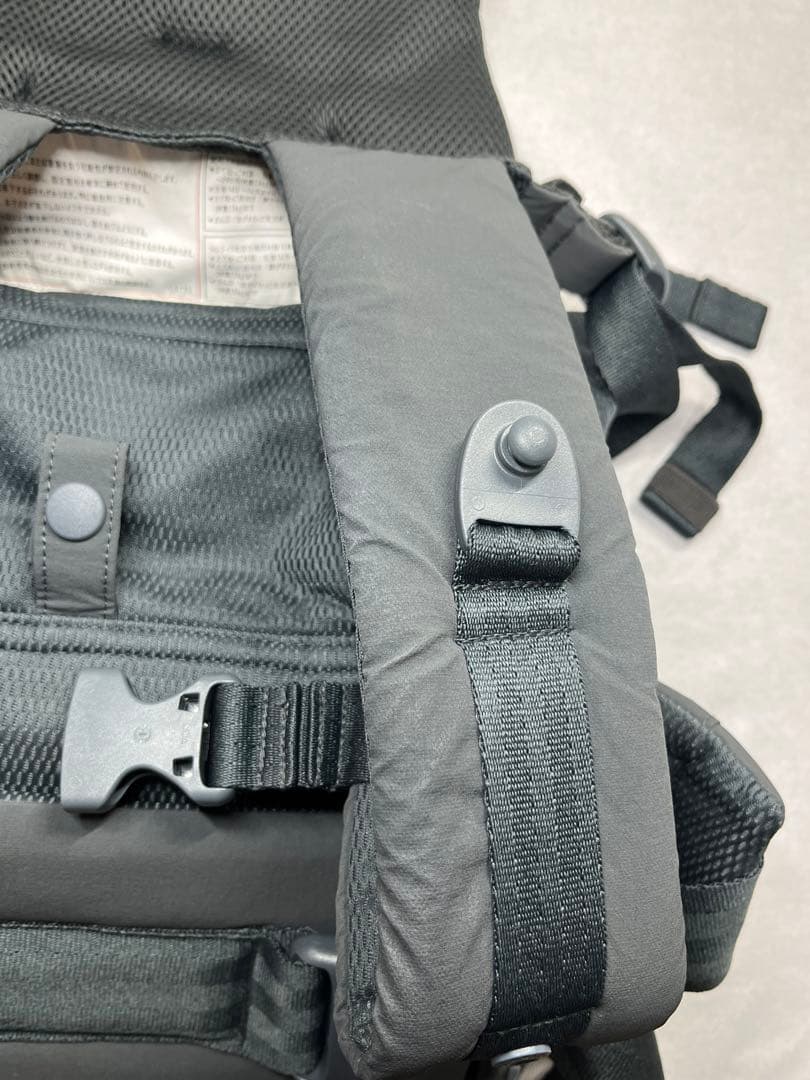 ピトレスク × グリーンレーベル 抱っこ紐 コラボモデル グレー