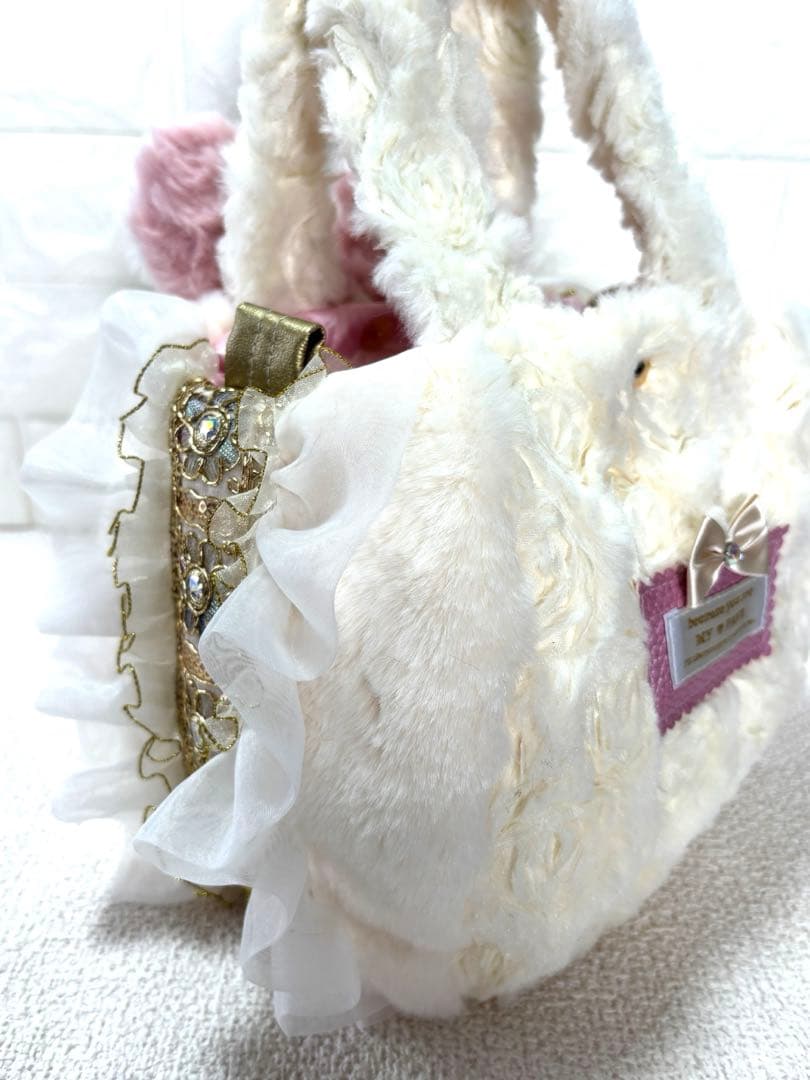 m*e様 コヤンイサムチョン　フリルファーバッグ 白　ピンクうさちゃん