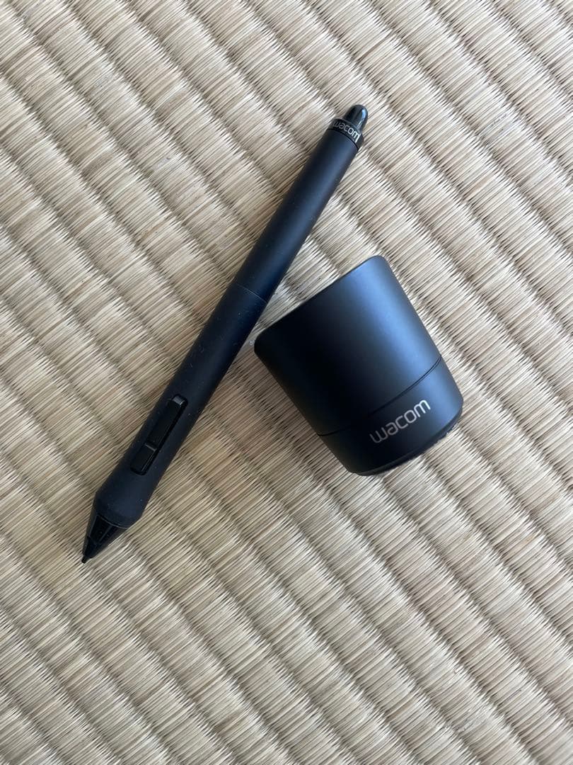 Wacom ペンタブレット　専用ペンとスタンド　ケーブル
