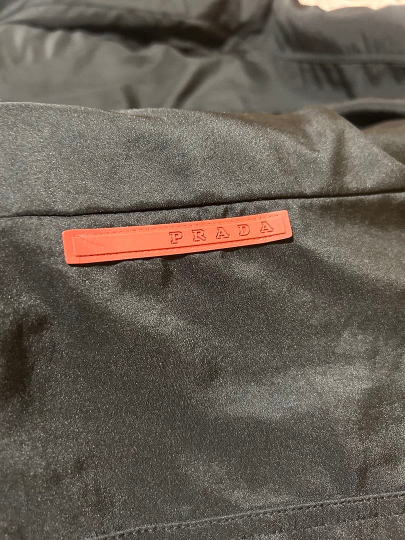 y*i様 PRADA ブラック ダウンジャケット