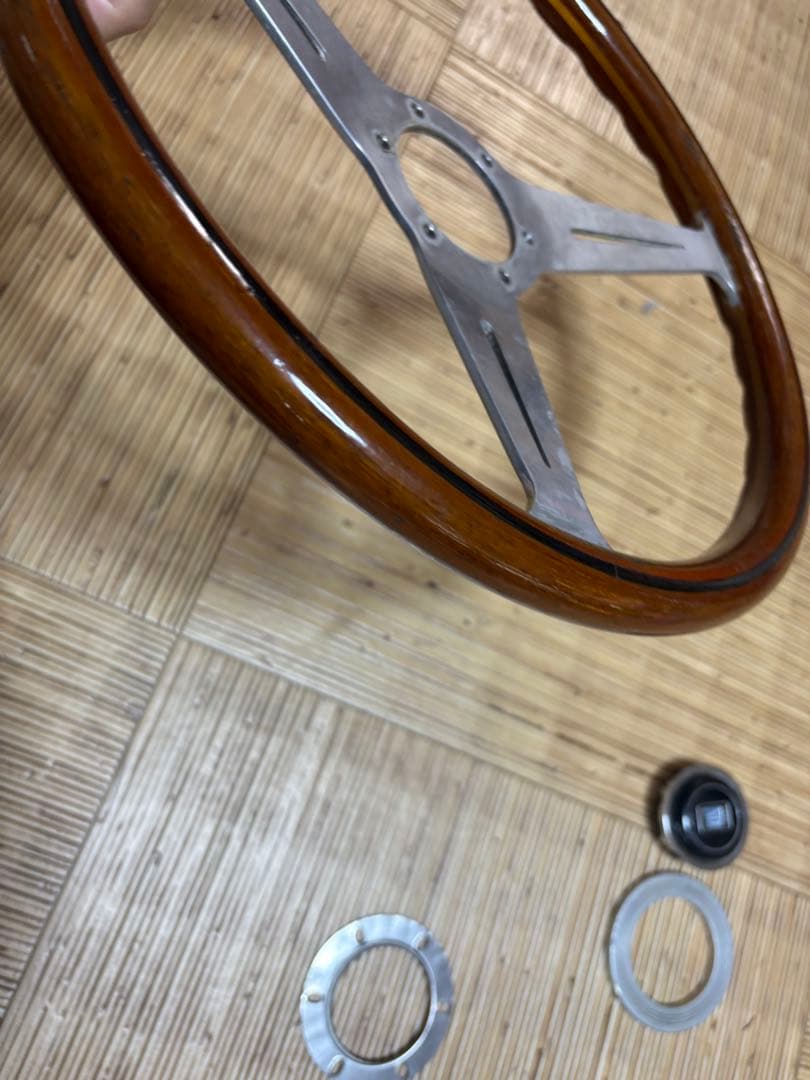 つー本物ナルディー　クラシックウッドステアリング36.5パイ旧車ビンテー