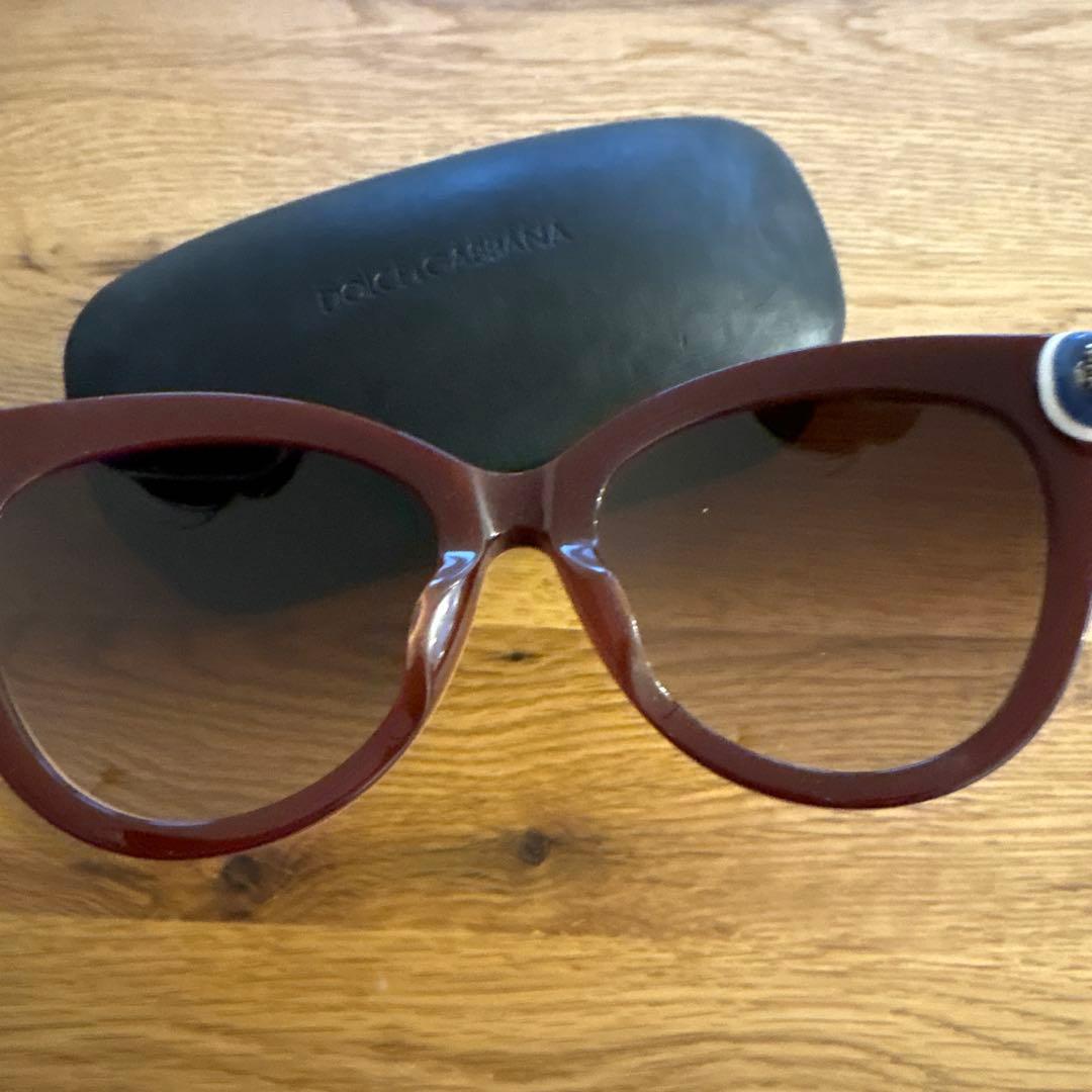 Dolce & Gabbana ブラウン キャットアイ サングラス