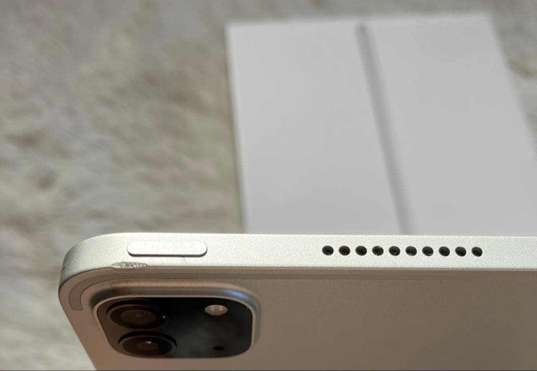 【早い者勝ち】iPad Pro 12.9第6世代 128GB 【すぐ発送】