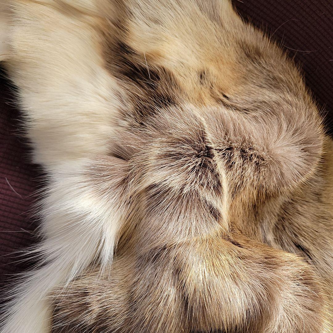 トナカイ毛皮　高級毛皮ラグ