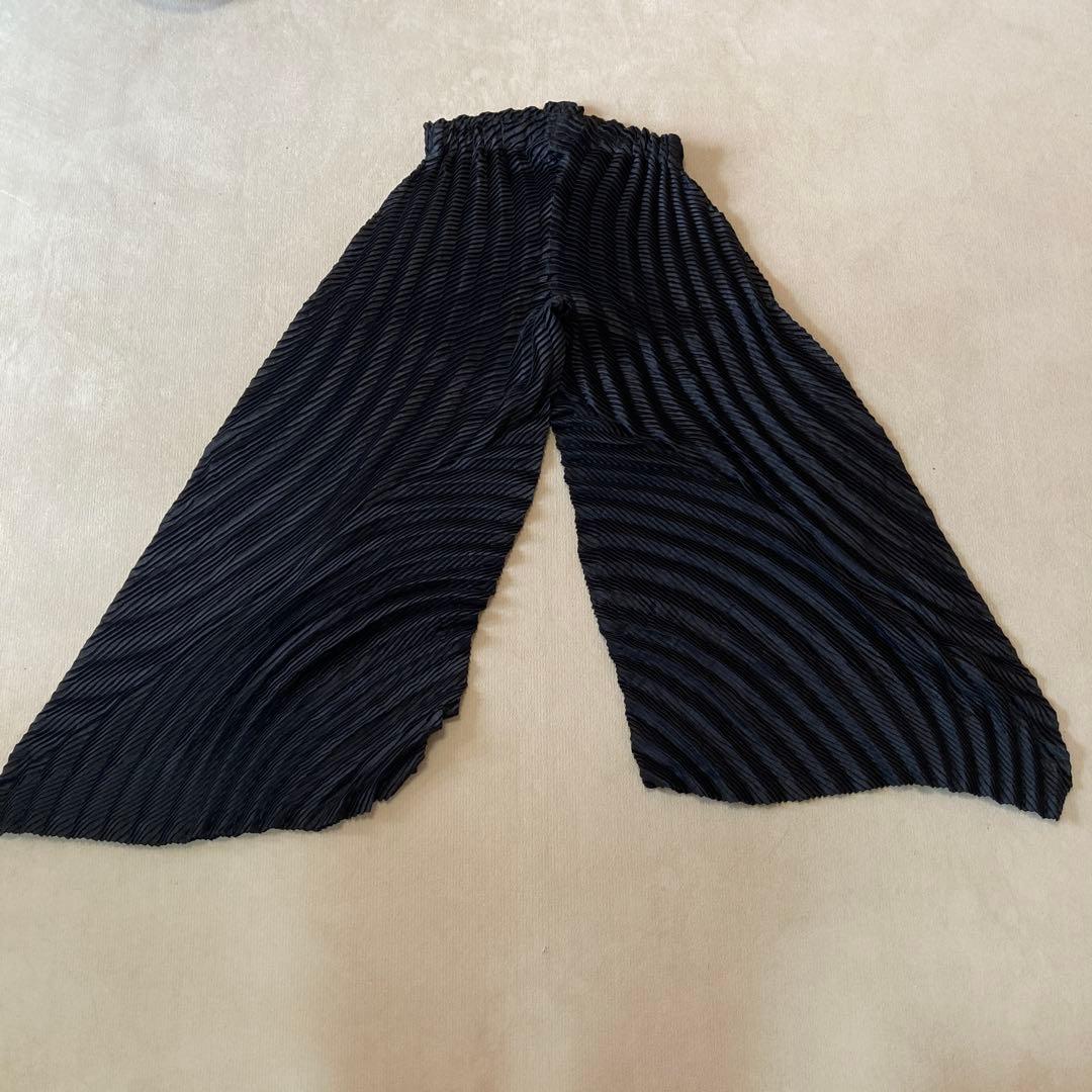 イッセイミヤケ　GEMプリーツパンツ