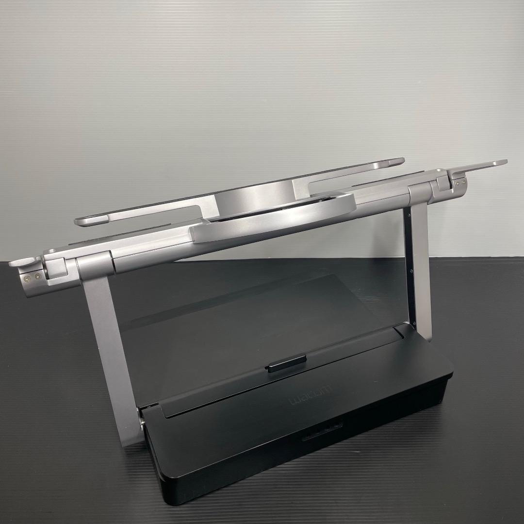 Wacom Ergo Stand（Cintiq Pro 24用）