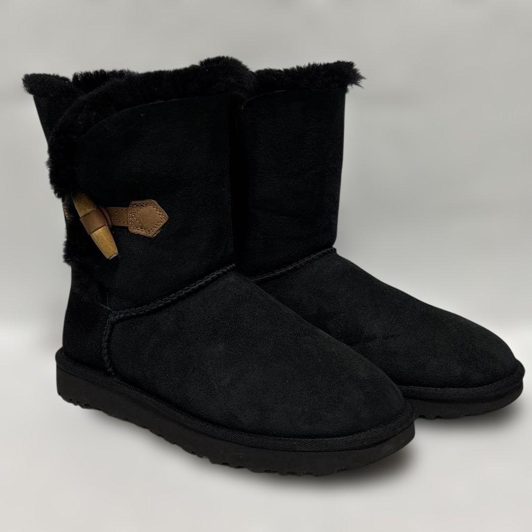 美品　UGG ムートンブーツ