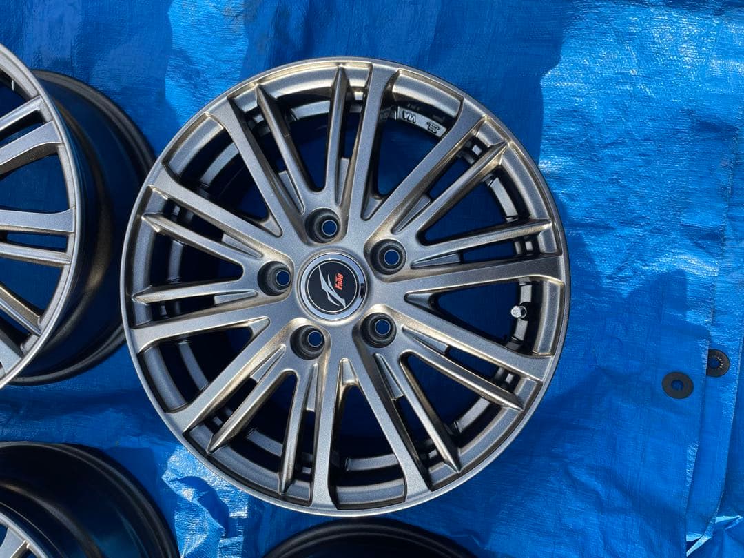 未使用？　15インチ　6J PCD114.3 5穴　アルミホイール　4本