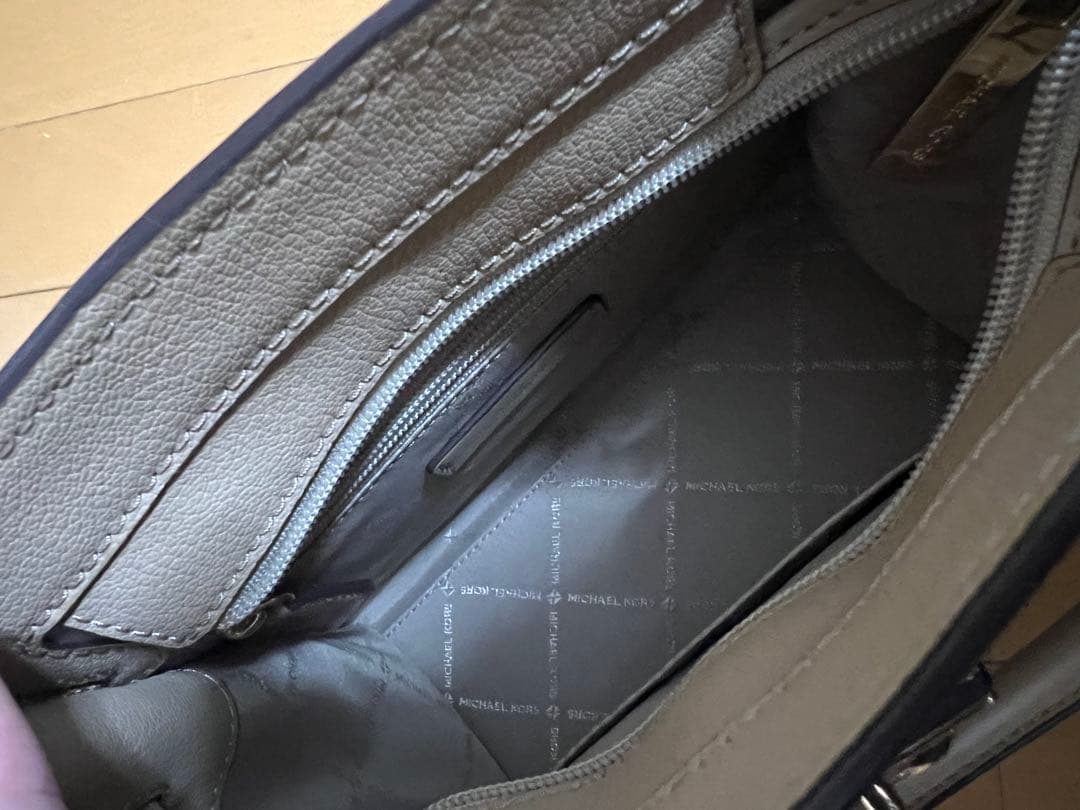⭐️週末限定値下げ⭐️Michael Kors ショルダーバッグ ホワイト/ベージュ