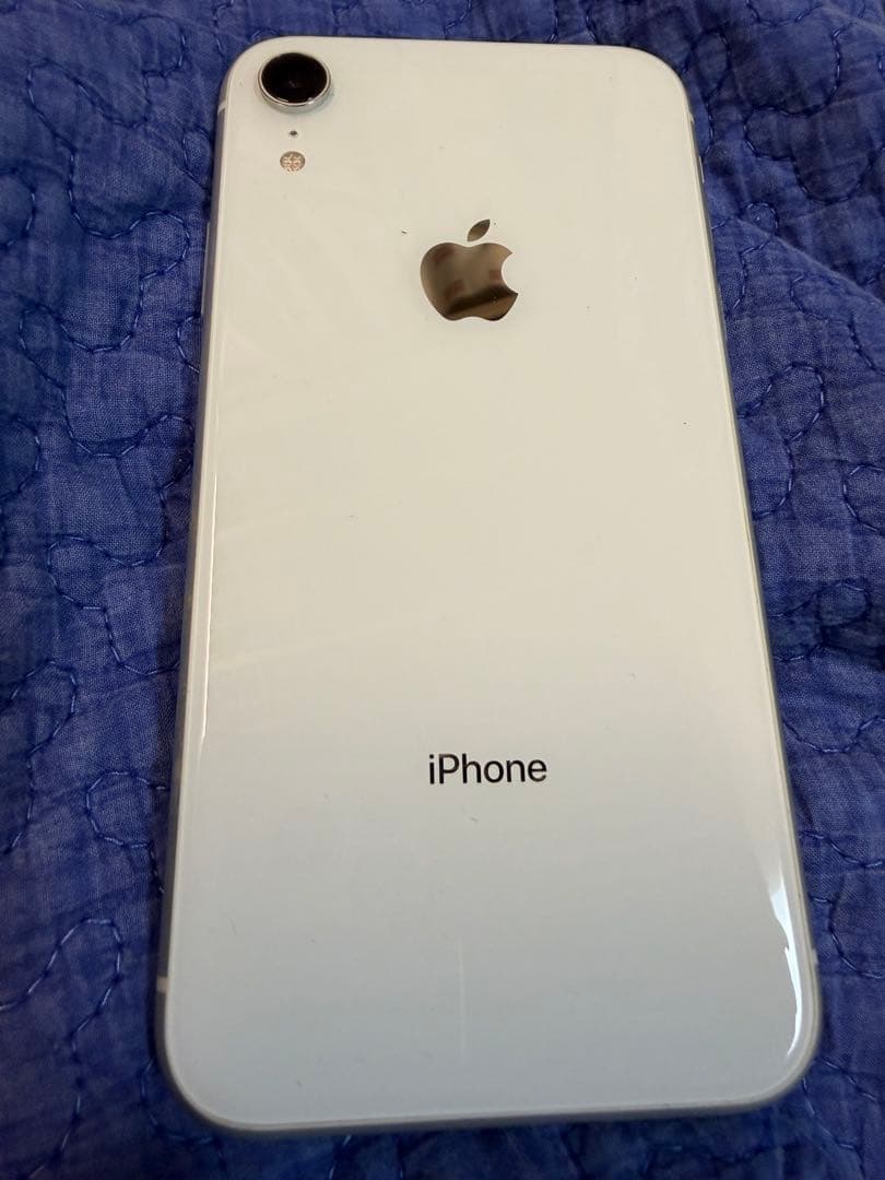 m*i様 iPhone XR 美品 128GB ホワイト 本体 新品ガラスフィル