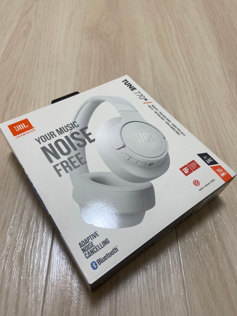 JBL ワイヤレスヘッドホン　白色　ホワイト