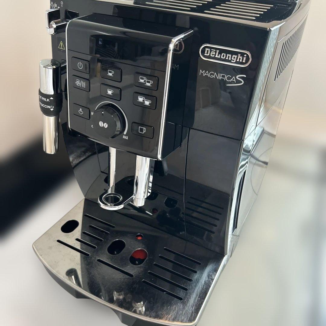 DeLonghi デロンギ マグニフィカS 　ECAM23120BN