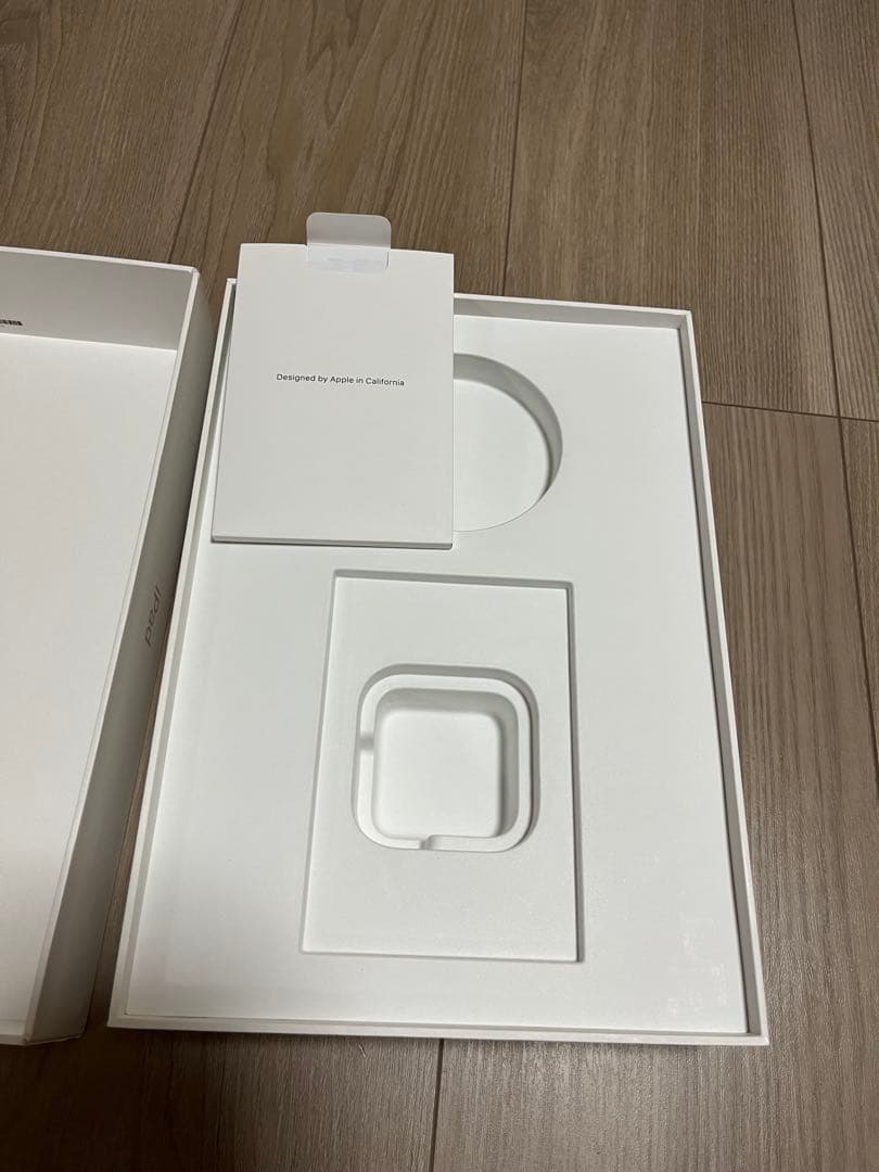 Apple iPad 第7世代 32GB WiFi セルラー 本体のみ