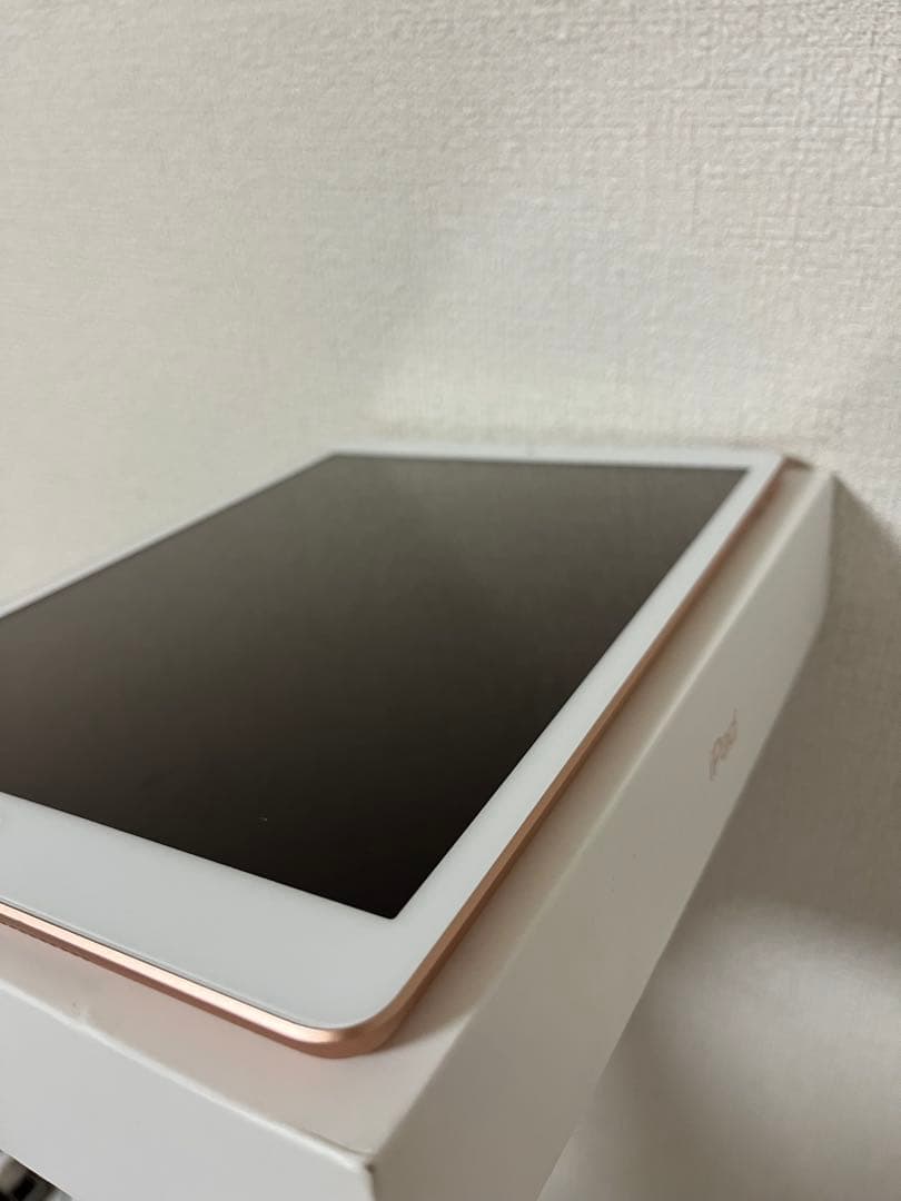 Apple iPad 第7世代 32GB WiFi セルラー 本体のみ