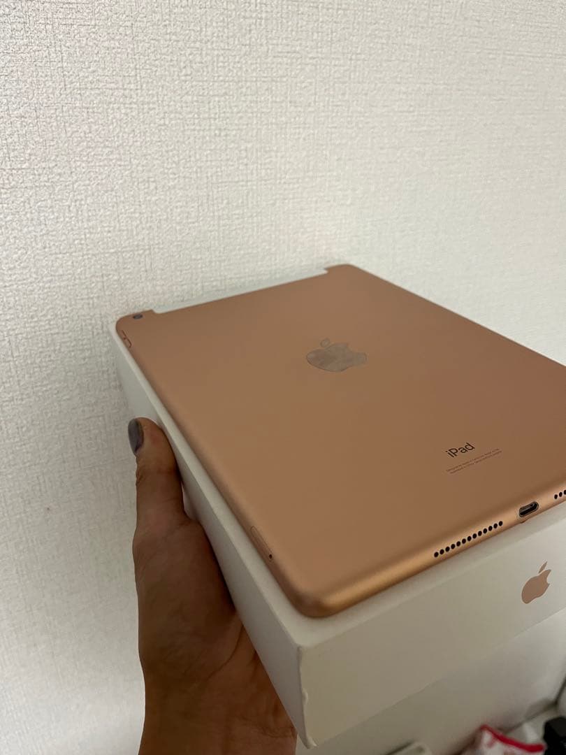 Apple iPad 第7世代 32GB WiFi セルラー 本体のみ