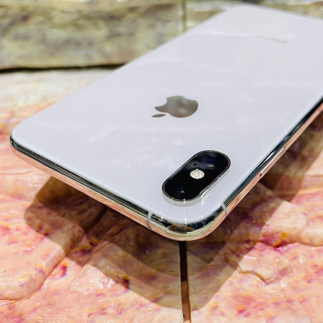 SIMフリー iPhoneXSMAX 64GB シルバー 新品バッテリ－