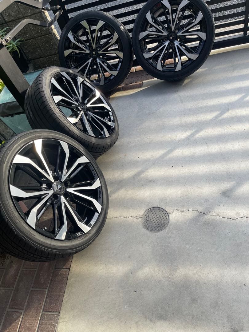 ホ*ト様 モデリスタ20インチホイール ガリ傷は直しています。 とても良いホイー