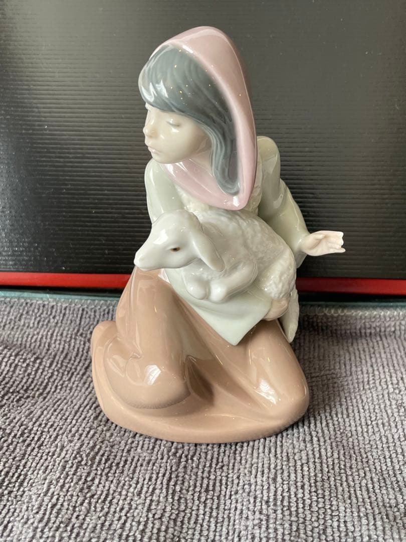 LLADRO リヤドロ 5484 『 羊飼いの少女』