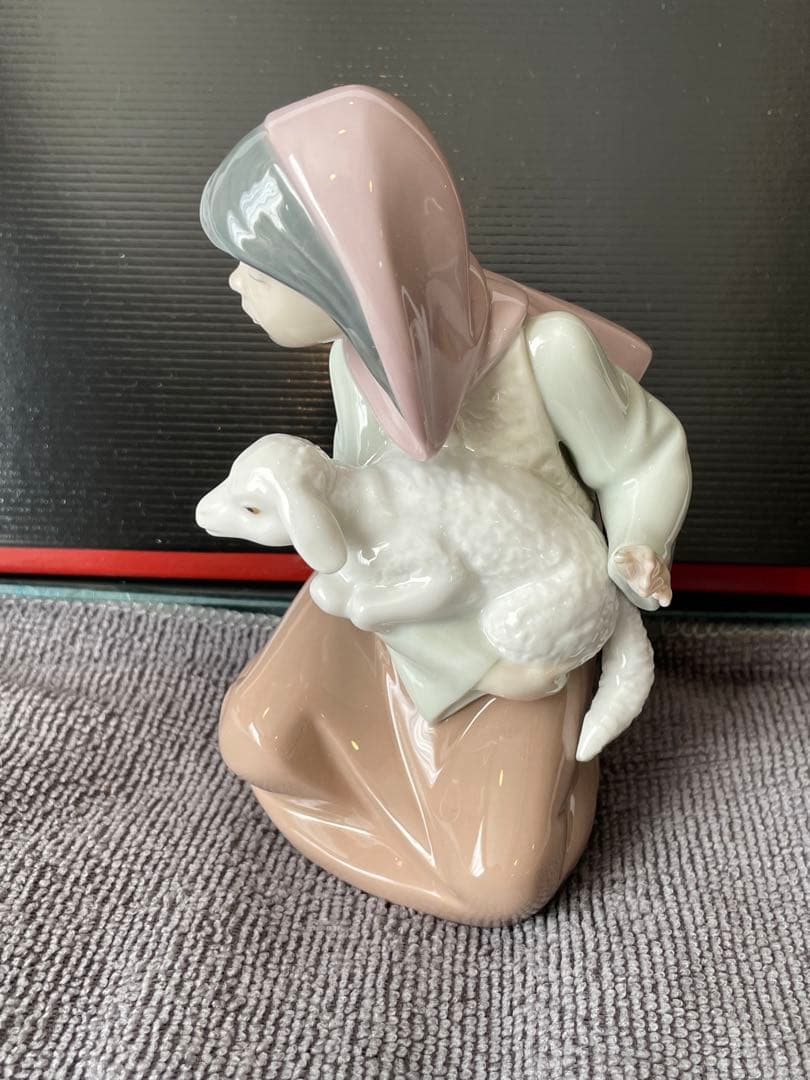 LLADRO リヤドロ 5484 『 羊飼いの少女』