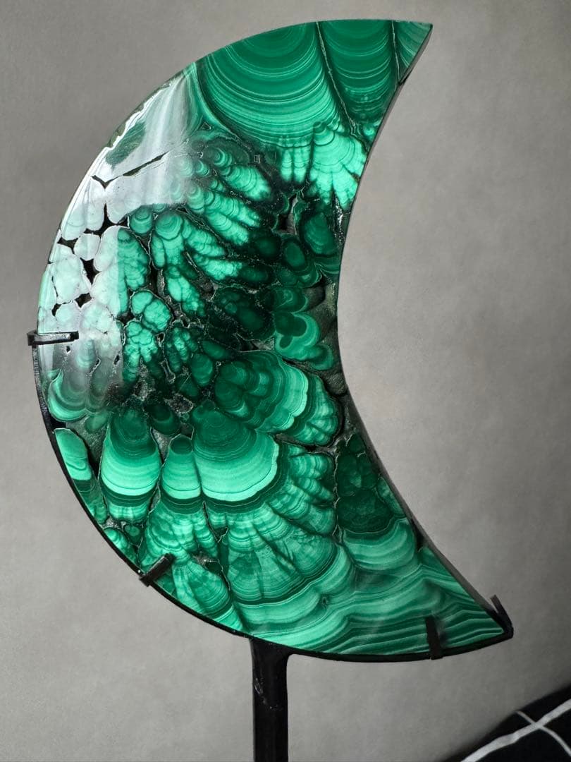 極上　マラカイト ムーン◎深緑バンド・ブラックスタンド付