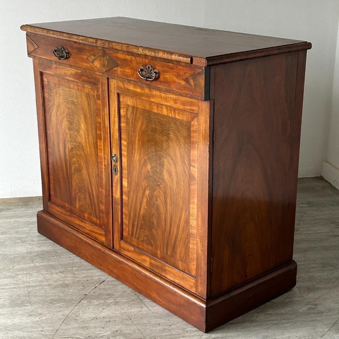 イギリス アンティーク家具 サイドボード 1930年頃 794A