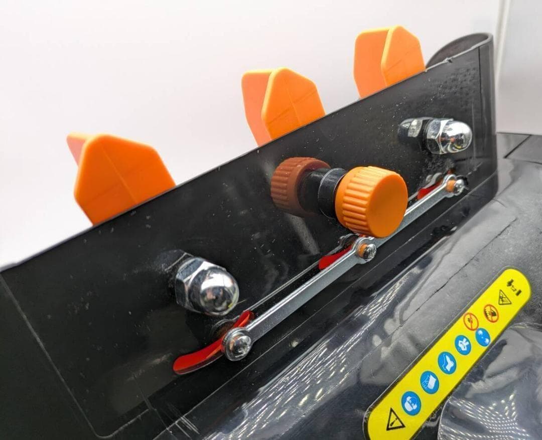 K*ム様 使用品 電動除雪機 専用バッテリー2個+専用充電器付き 除雪機 折りた