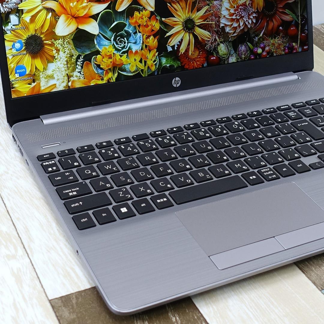 メモリ増設済み✨美品の２０２３年製✨１２世代コアｉ５に超高速ＳＳＤ✨フルＨＤ液晶