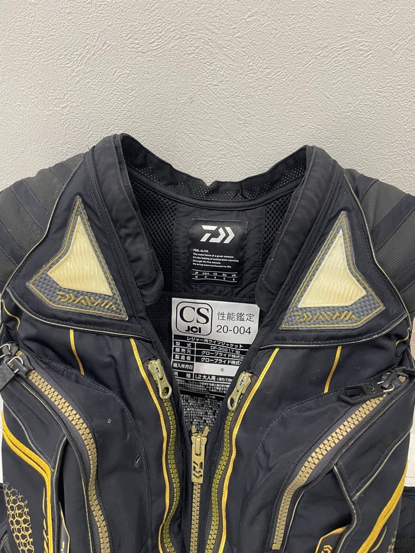 ダイワ　トーナメント　ライフジャケット Mサイズ