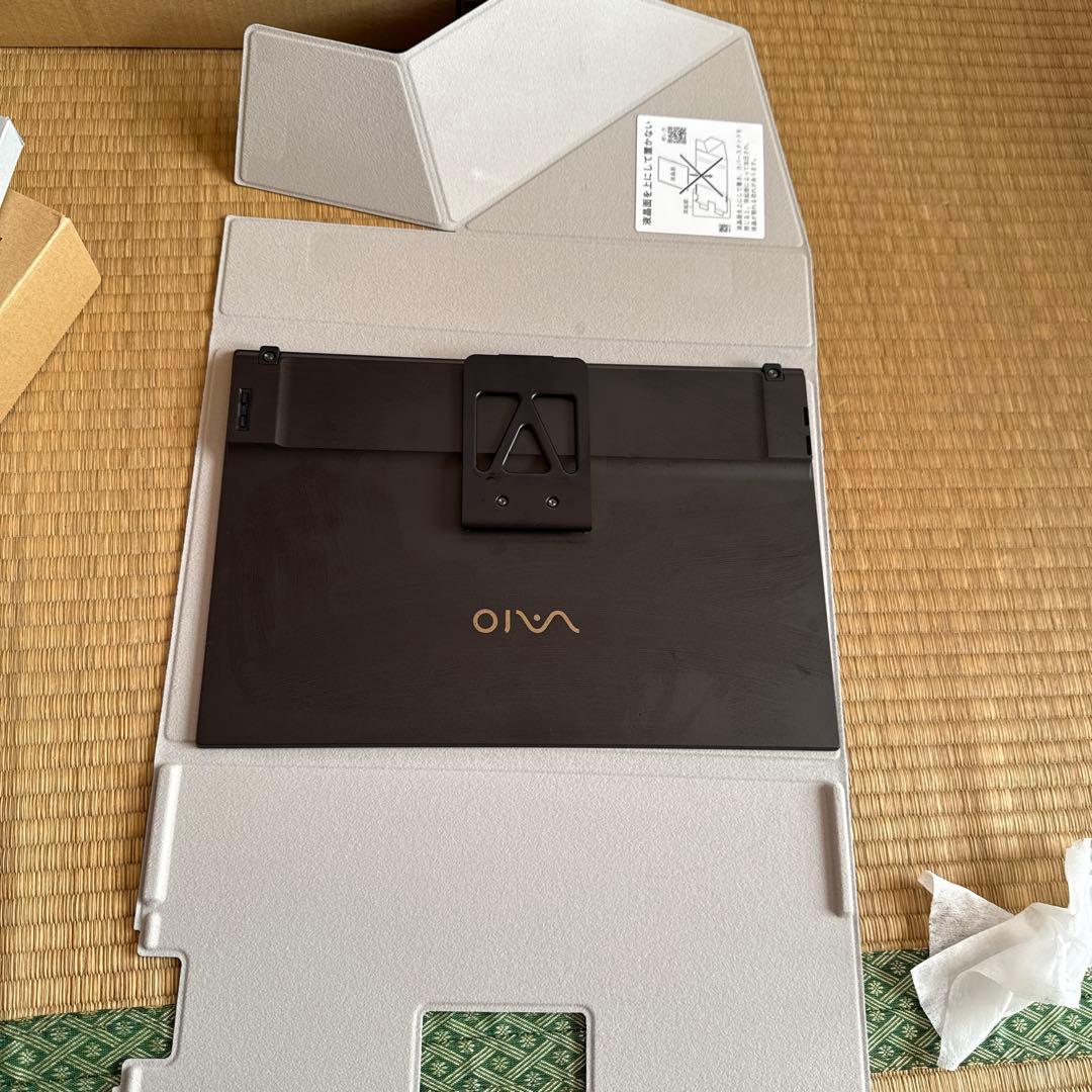 ほぼ未使用VAIO Vision+ 14 モバイルディスプレイ