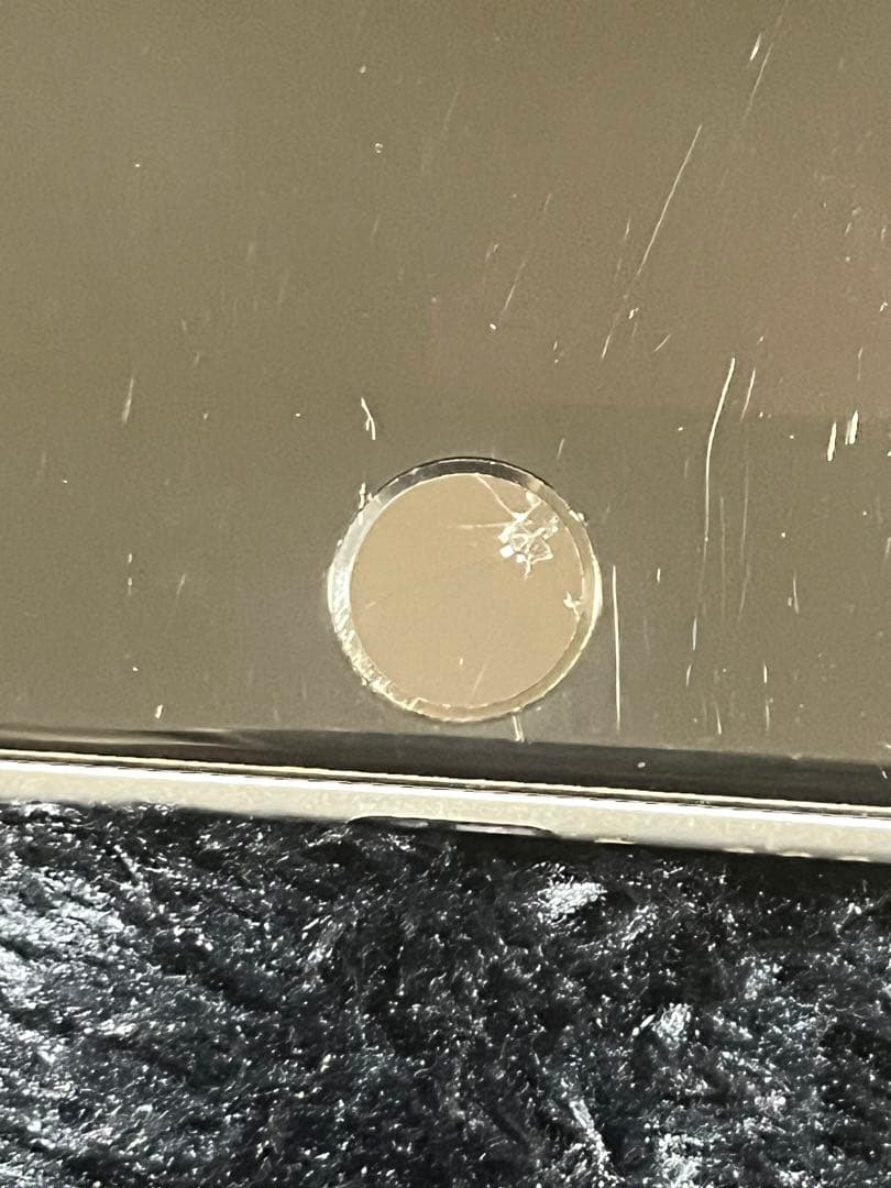 iPhoneSE第2世代 64GB Touch ID故障 箱・Appleシール付