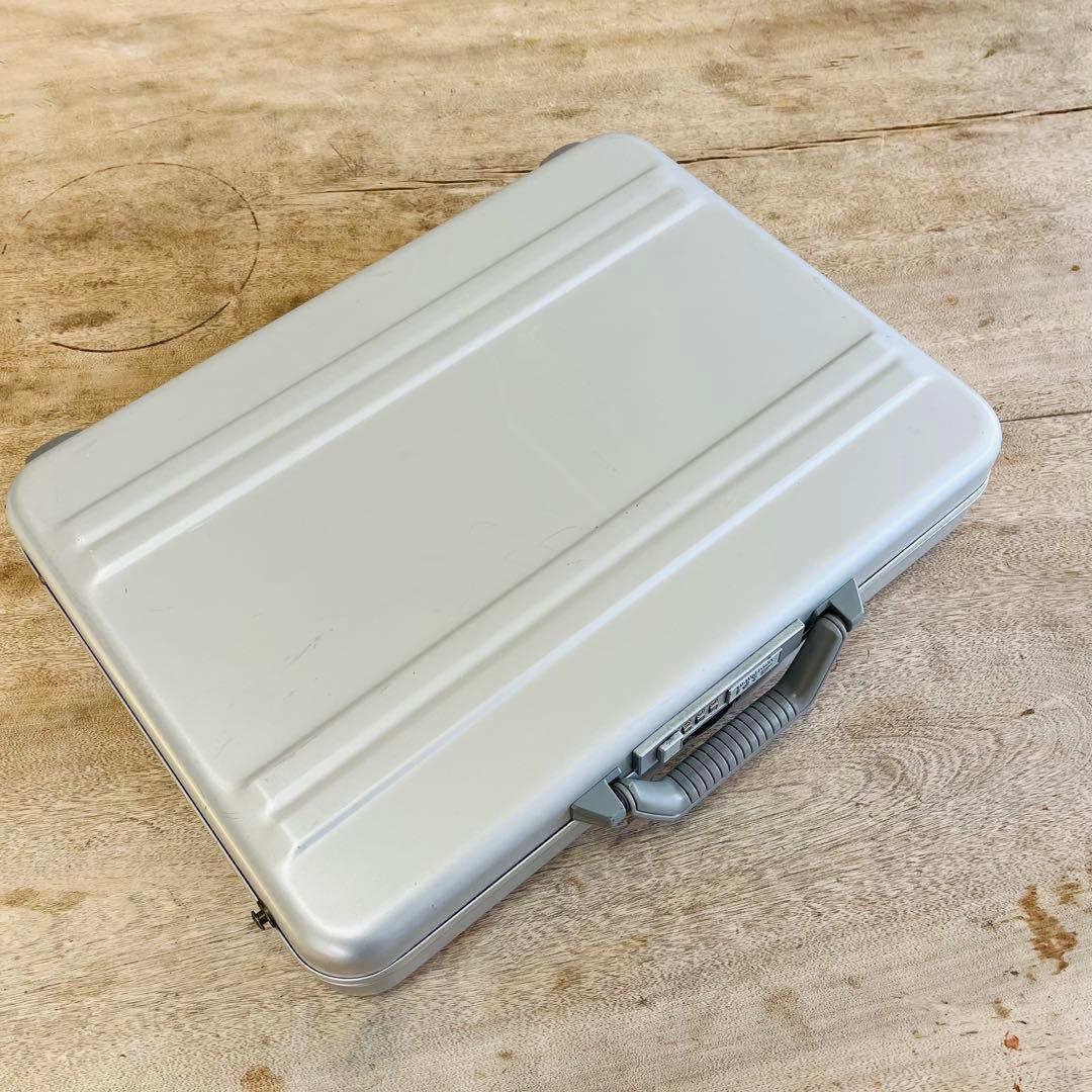 ZERO セキュリティケース 9430 シルバー