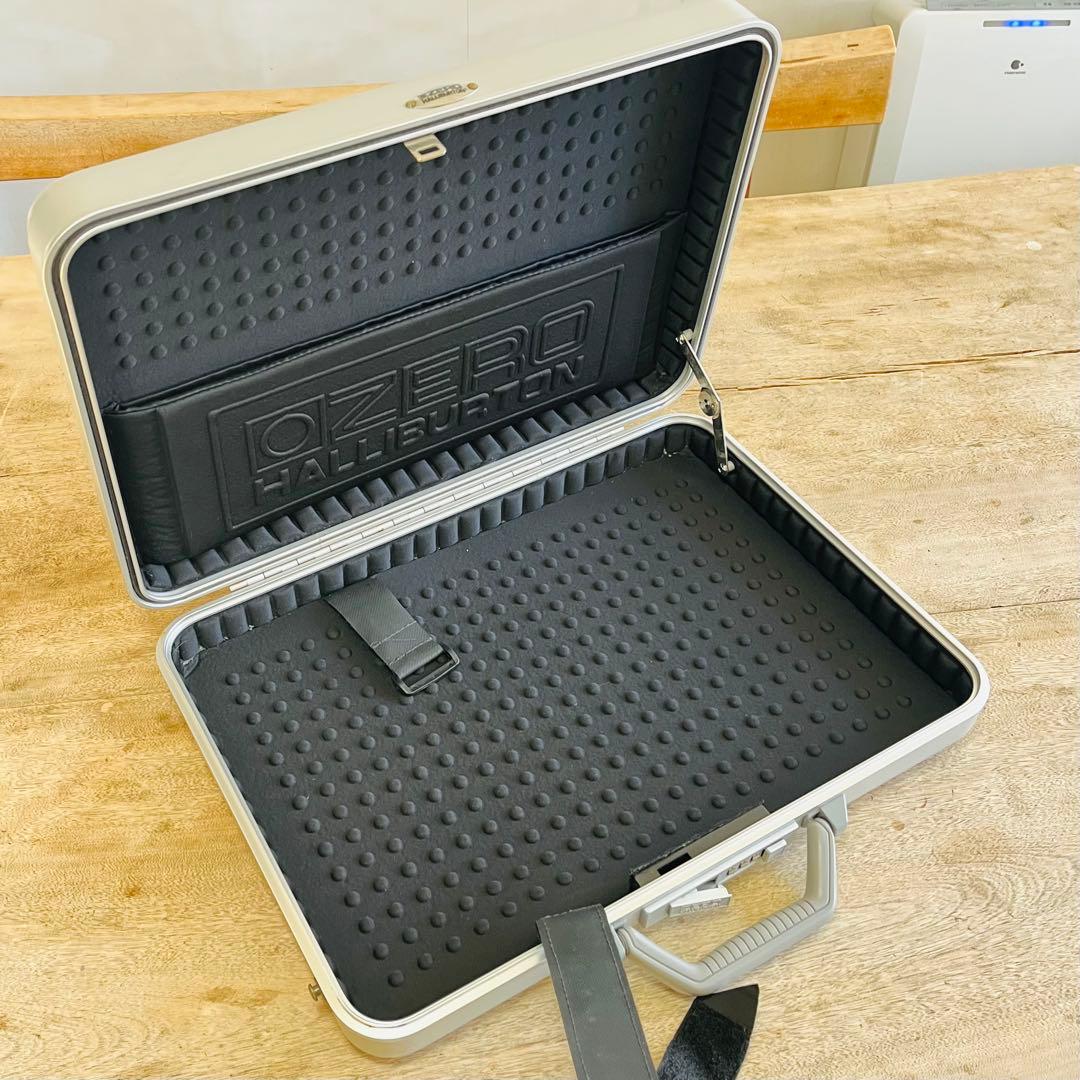 ZERO セキュリティケース 9430 シルバー