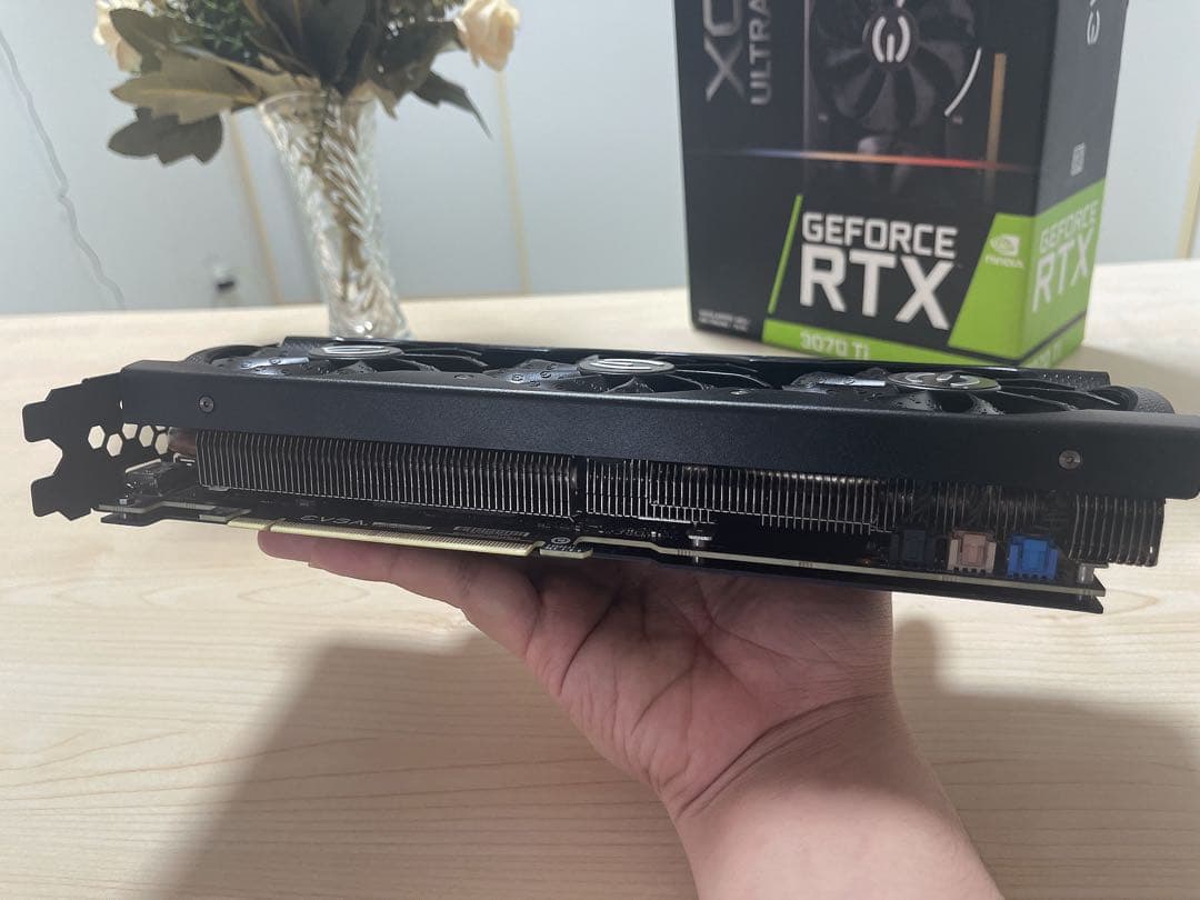 グラフィックボード・グラボ・ビデオカード GeForce RTX 3070 Ti XC3 Ultra