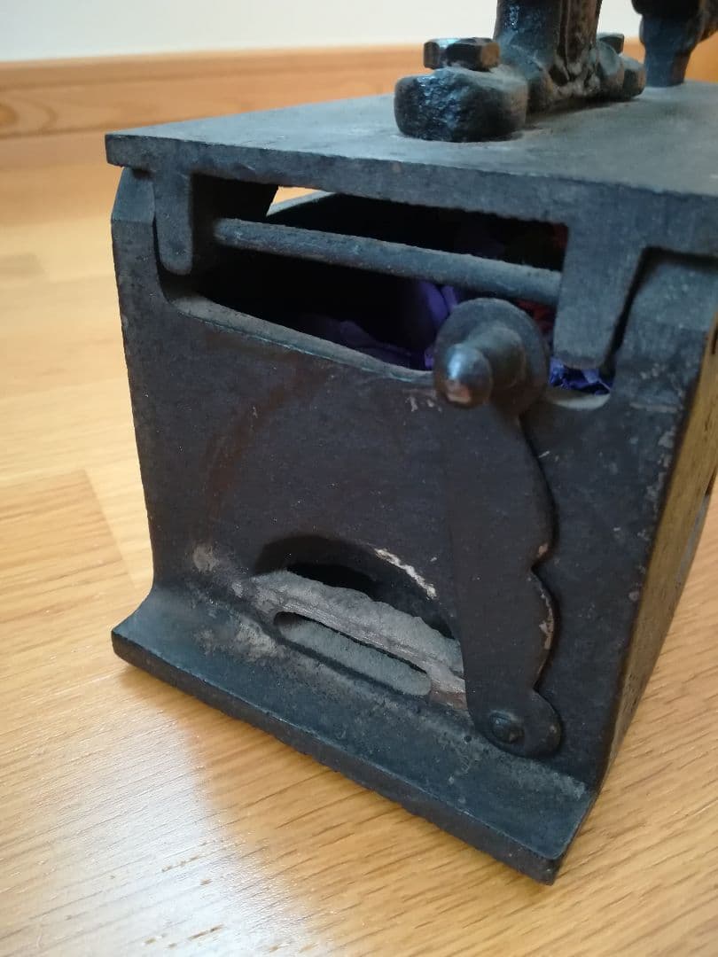 ✨骨董 アンティーク 鶏 アイロン♪