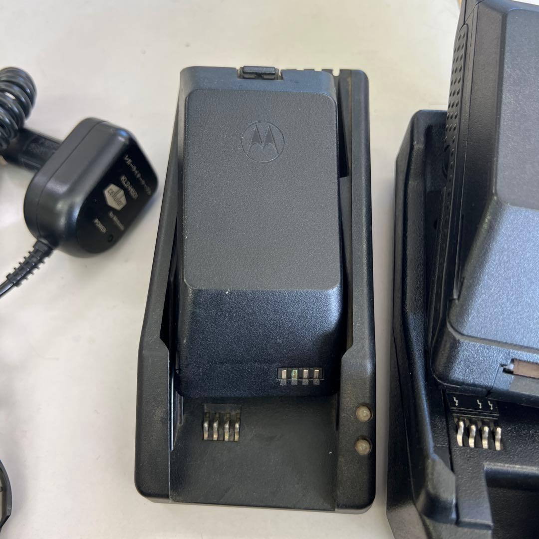 希少 セルラー　 モトローラ 充電器、バッテリー　2台付き