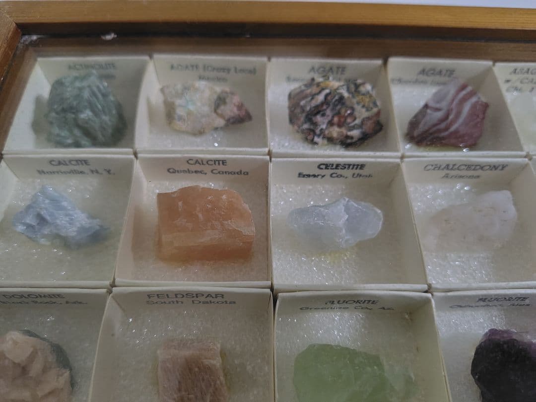 天然石 ルース 60石 木製ケース付き