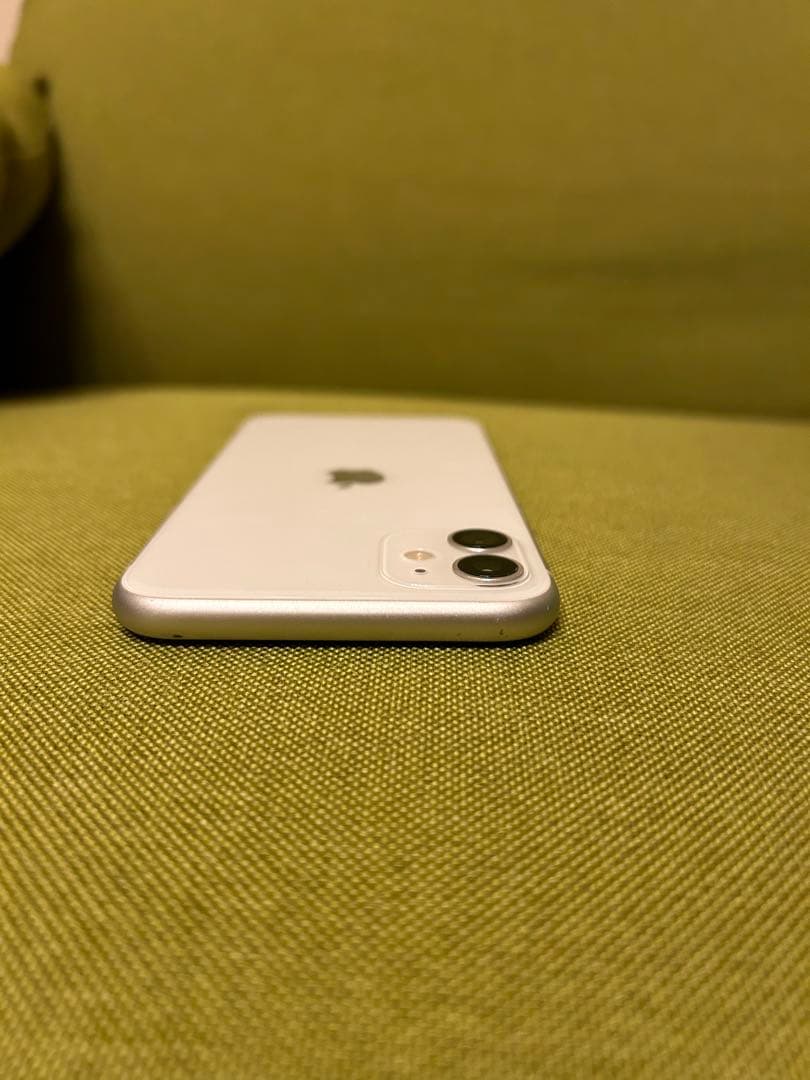 Apple iPhone 11 ホワイト 本体 docomo