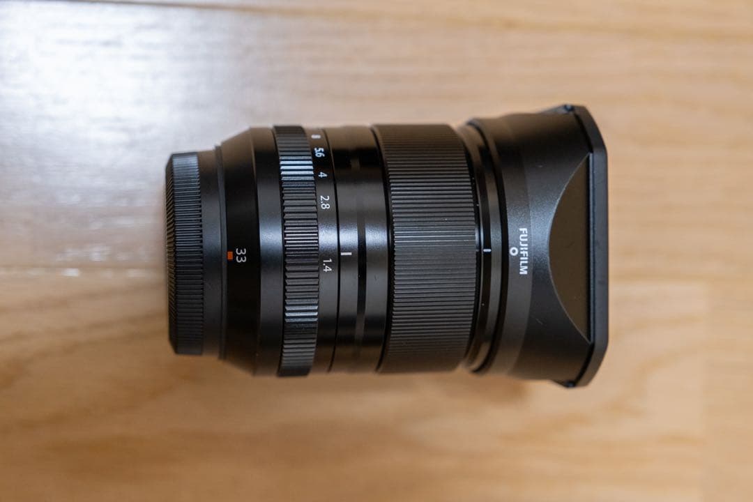 FUJIFILM XF33mm F1.4 単焦点レンズ　純正メタルフードつき
