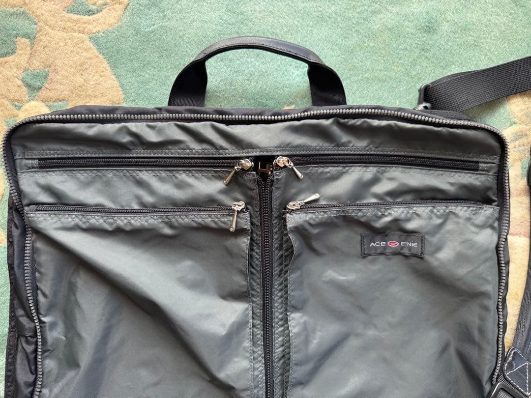 極美品　ACE GENE ガーメントバッグ ブラック