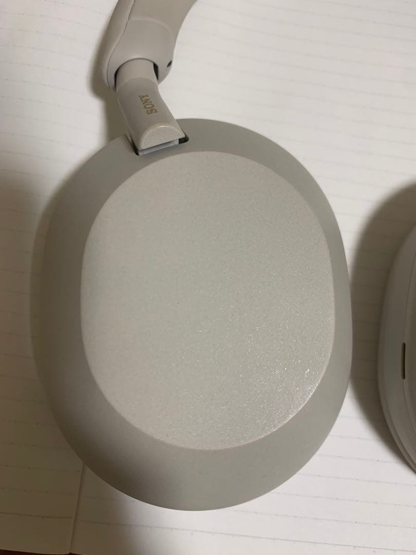 SONY WH1000XM5 ワイヤレスヘッドホン　ホワイト　ケース込み