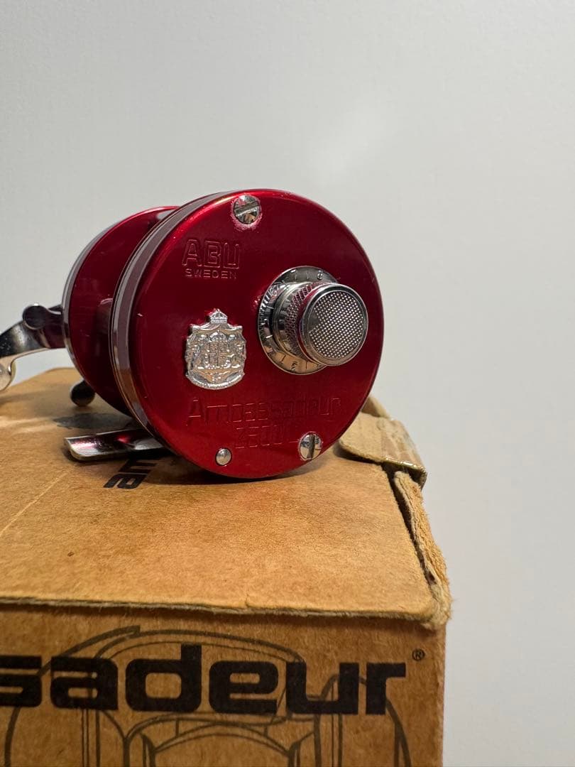 美品　ABU Ambassadeur 2500c RED