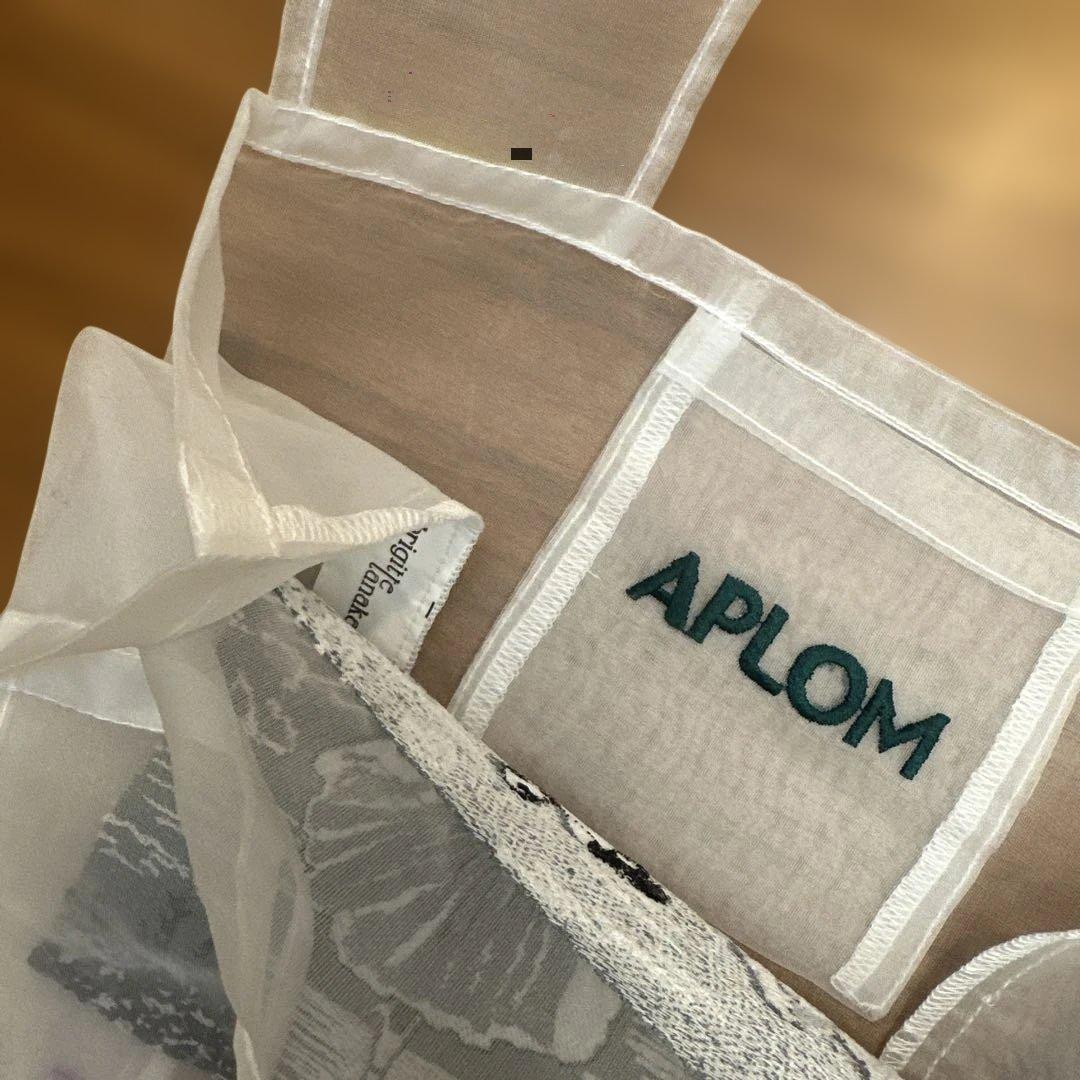 ブリジットタナカ　APLOM Ballerinaバック