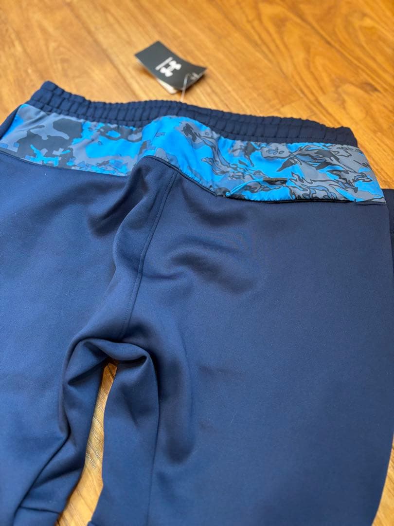 Under Armour 迷彩デザイン ジャージパンツ XLサイズ