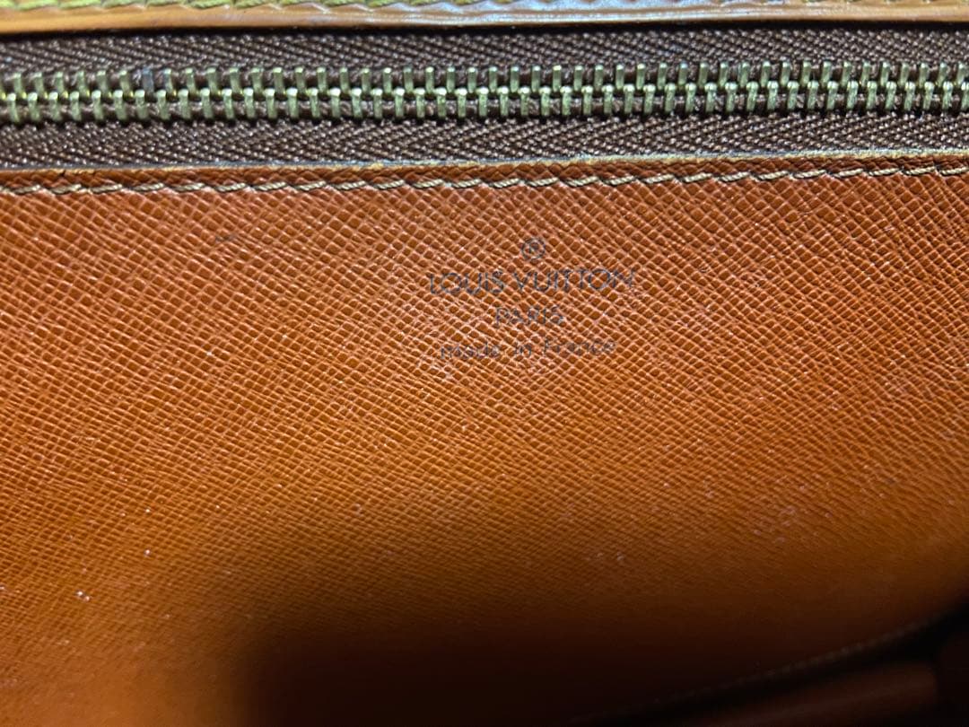 ルイヴィトン エピ モンソー 中古バック