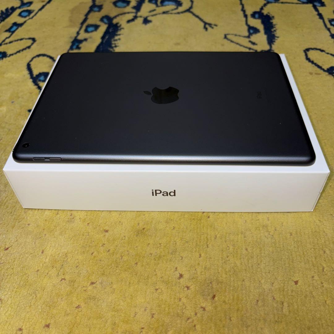 Apple iPad 第8世代 32GB スペースグレー　※最大容量93%