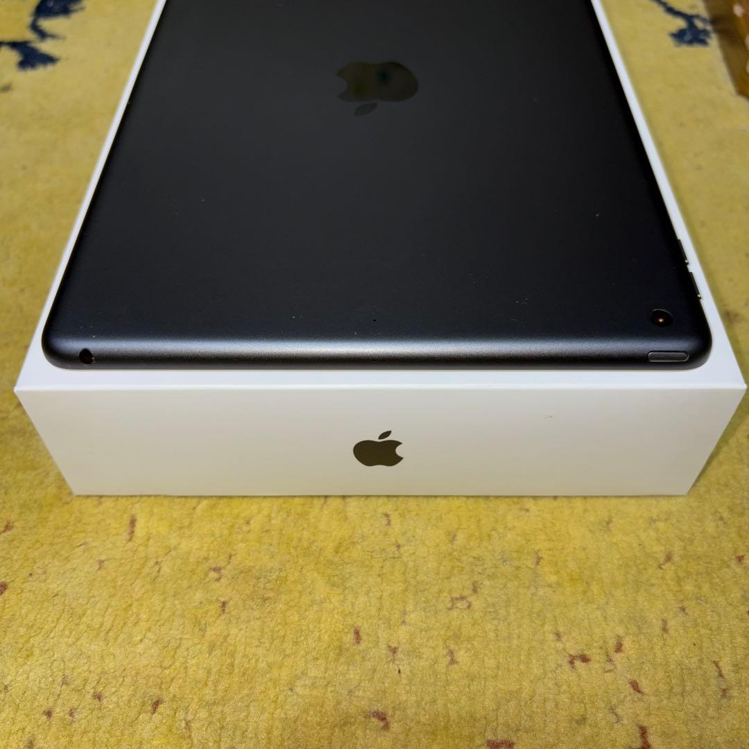 Apple iPad 第8世代 32GB スペースグレー　※最大容量93%