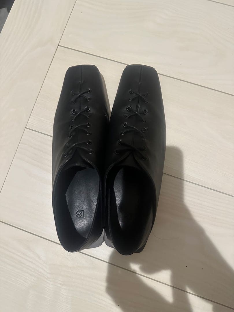 【studio doe】スクエアトゥストラップクラウド スリッポン シューズ