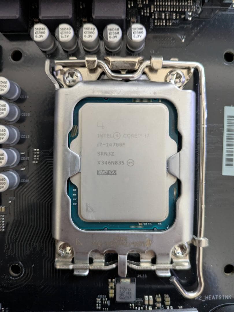 Intel Core i7-14700F+DDR5-4800 (8GB×2)